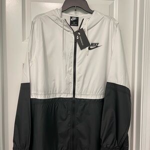 NWT Nike Hooded Zip Windbreaker Jacket - White & Black